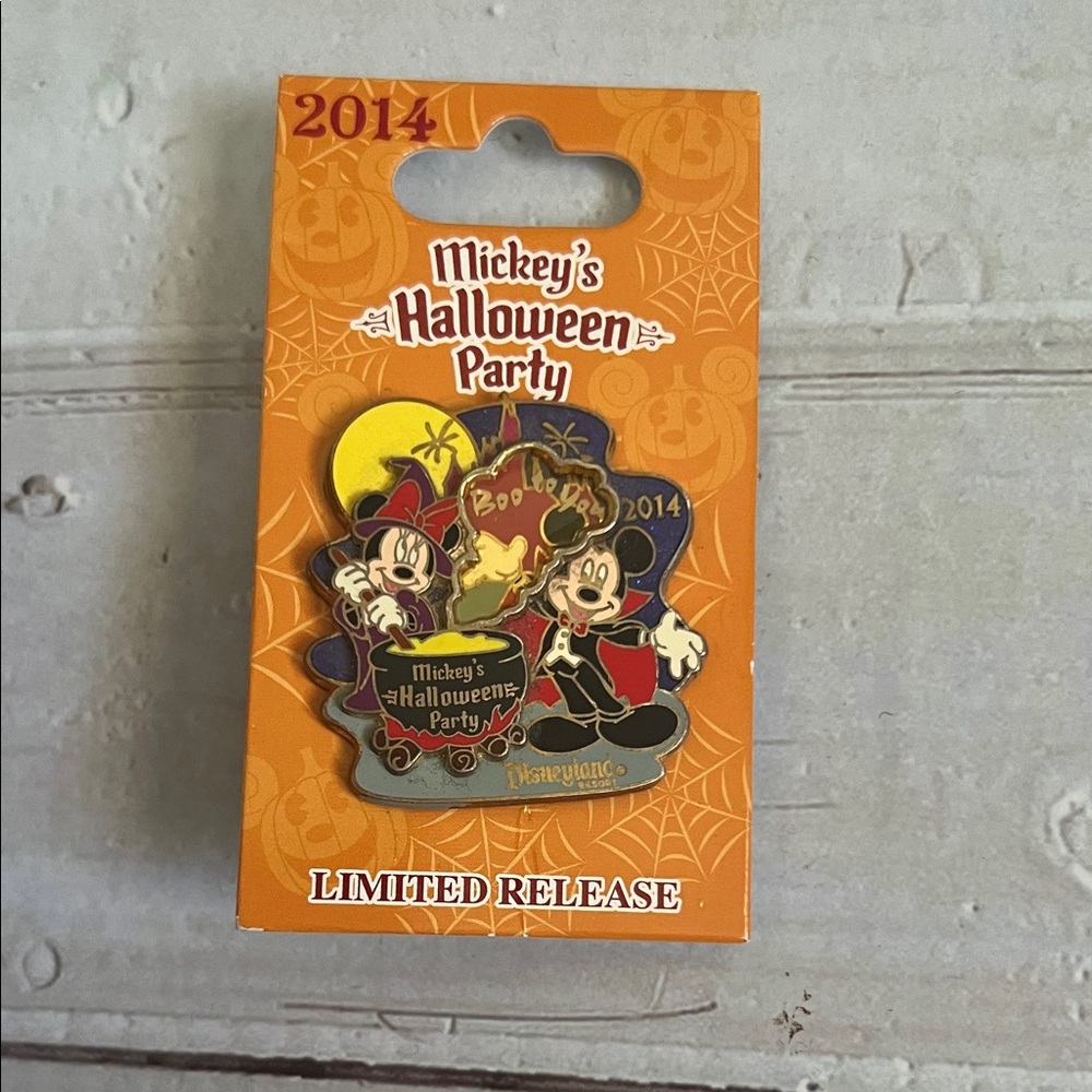 Disney Halloween Party Pin - Orange and Black
